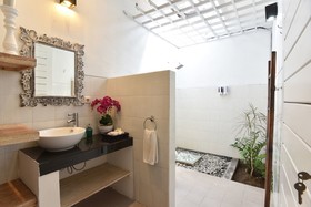 Villa Bamboo - Great Location Pool Villa in Seminyak
