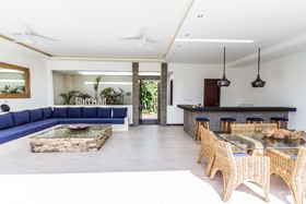 Villa Juna