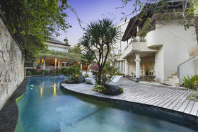 Villa Kresna Boutique Villas & Suites