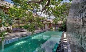 Villa Lumut