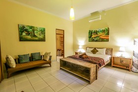 Villa Mira