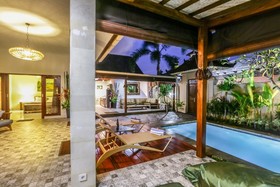 Villa Mira