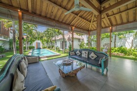 Villa Palm Tree