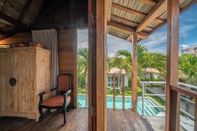 Villa Palm Tree
