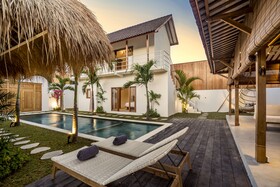 Villa Parasol by Alfred
