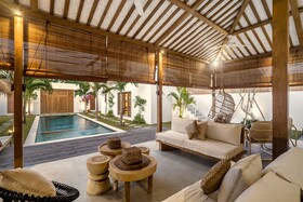 Villa Parasol by Alfred