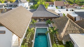 Villa Parasol by Alfred