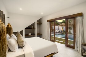 Villa Parasol by Alfred
