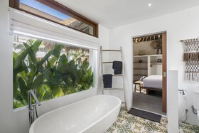 Villa Parasol by Alfred