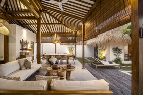 Villa Parasol by Alfred