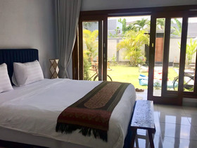 Villa Pintu Biru
