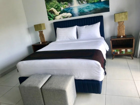 Villa Pintu Biru