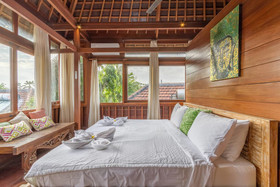 Villa Santhi