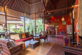 Villa Santhi