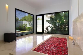 Villa Seminyak Estate & Spa