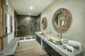Xxl Seminyak Sunset Boutique Villa