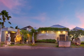 Xxl Seminyak Sunset Boutique Villa