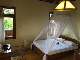 Meme Surung Hotel
