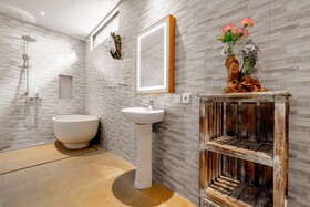 Maru Fortuna Villa by Moria