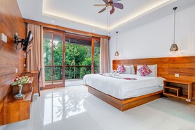 Maru Fortuna Villa by Moria