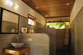 Cili Emas Oceanside Resort