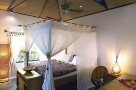 Cili Emas Oceanside Resort