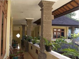 Puri Bunga Inn