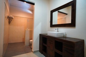 Adil Villa & Guest House