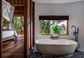 Berlima Wooden Lodge by Pramana Villas