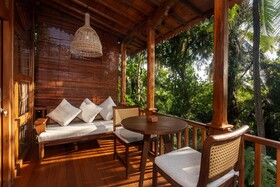 Berlima Wooden Lodge by Pramana Villas