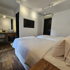 Chandi Hotel