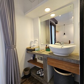 Chandi Hotel