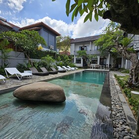 Chandi Hotel