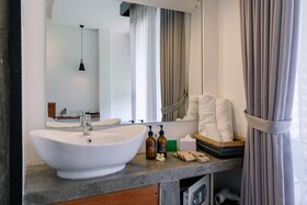 Chandi Hotel