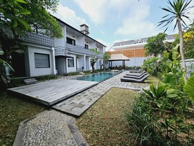 Chandi Hotel