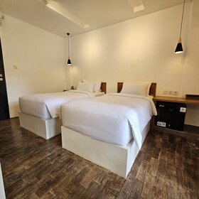 Chandi Hotel