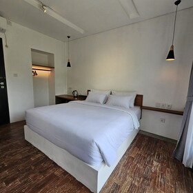 Chandi Hotel