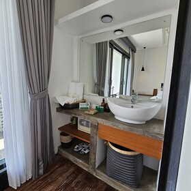 Chandi Hotel