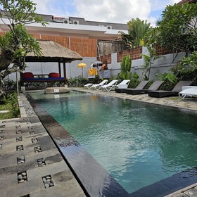 Chandi Hotel
