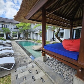 Chandi Hotel