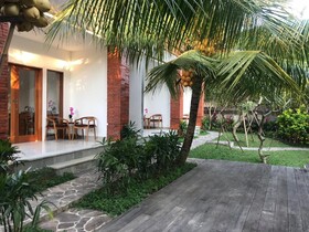 Flamboyant Villa Ubud