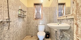 Giri Krisna Guest House