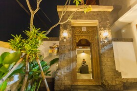 Janis Place Cottage by Purely