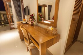 Janis Place Cottage by Purely