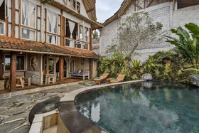 Joglo Organik Guesthouse