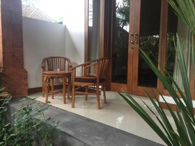 Mano House