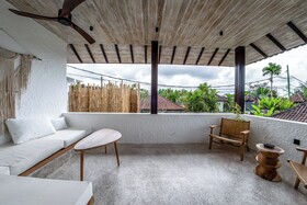 Putri Salju Villa by Evdekimi