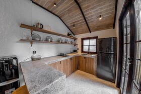 Putri Salju Villa by Evdekimi