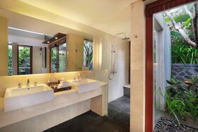 Royal Kamuela Villas & Suites at Monkey Forest - Ubud