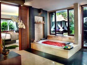 Royal Kamuela Villas & Suites at Monkey Forest - Ubud